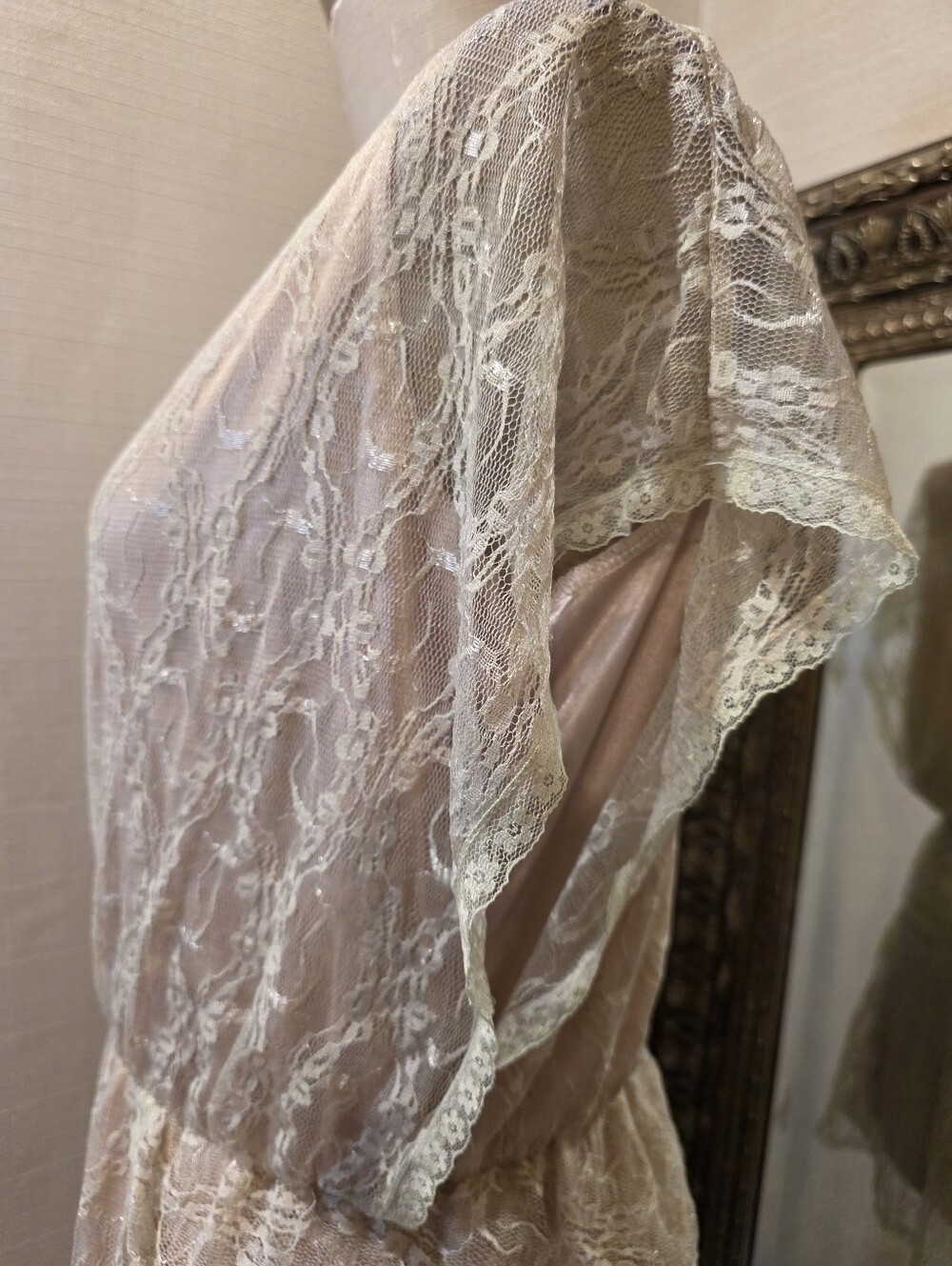 VTG 60s/70s Era. Cream Mini Dress w/ Sheer Lace Overlay. Sz Small - Picture 7 of 8